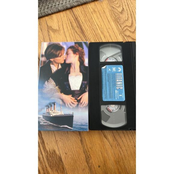 Titanic (2) VHS Set - Picture 4 of 4